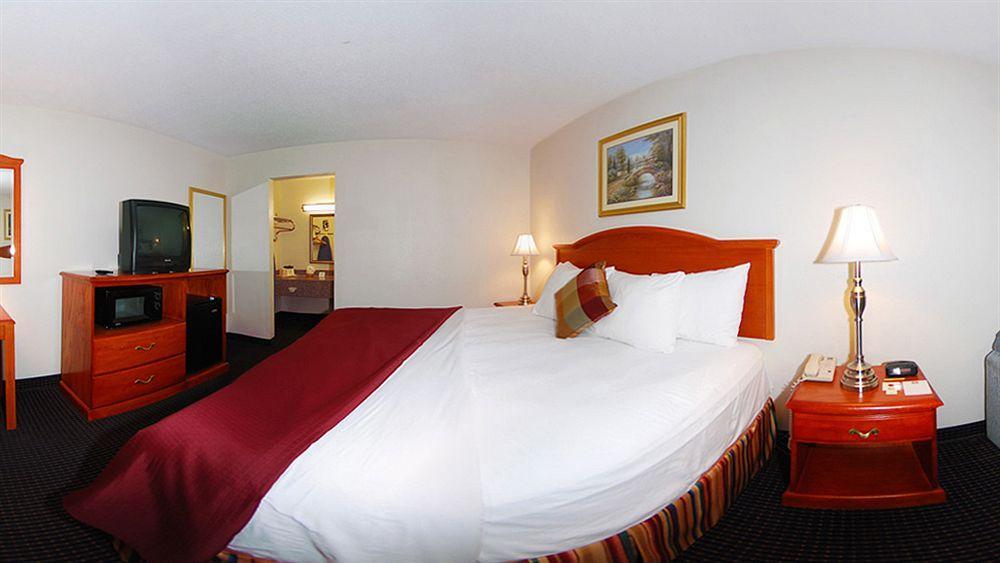 Best Western Palestine Inn Buitenkant foto