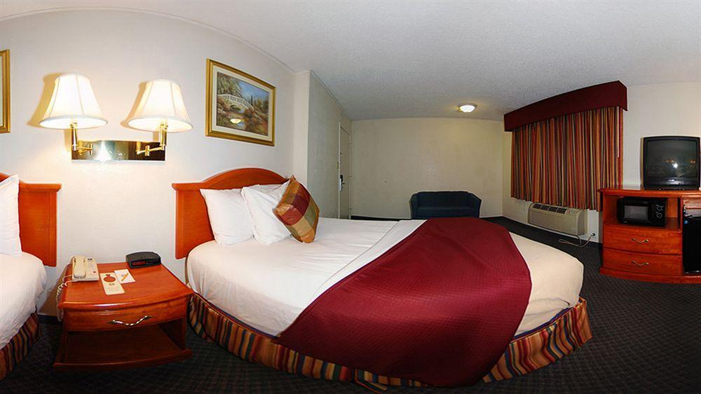 Best Western Palestine Inn Buitenkant foto